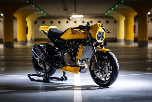 GRMoto Yellow Arrow _ Husqvarna 701 Custom (11)