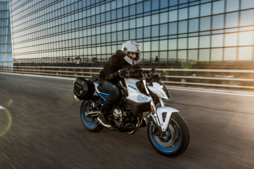GSX800RQM3_accessories_action_18