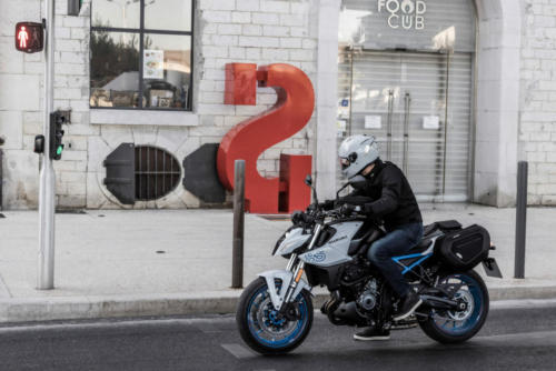 GSX800RQM3_accessories_action_19
