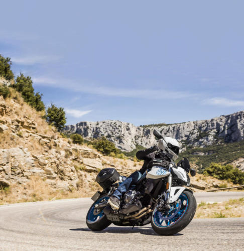 GSX800RQM3_accessories_action_2