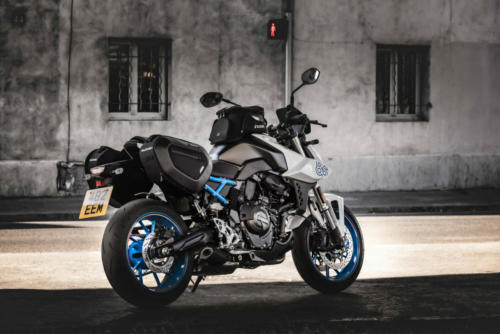 GSX800RQM3_accessories_action_21