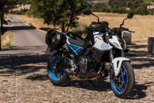 GSX800RQM3_accessories_action_23