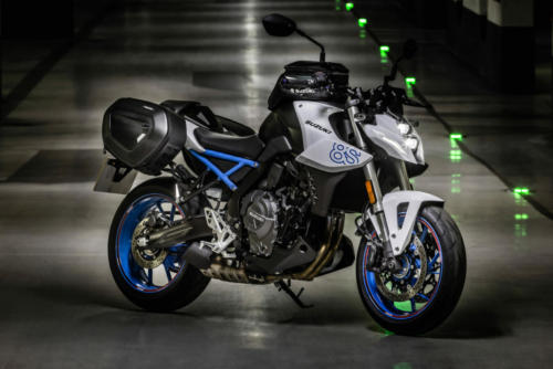 GSX800RQM3_accessories_action_25