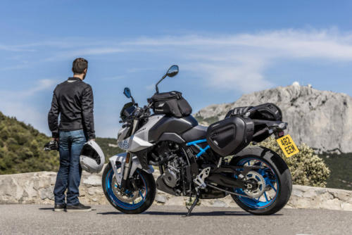 GSX800RQM3_accessories_action_5