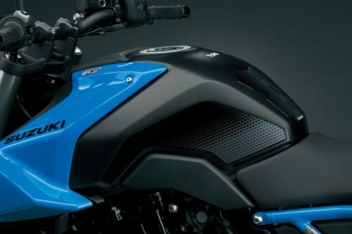 GSX800RQM3_accessories_fuel_tank_protection_foil