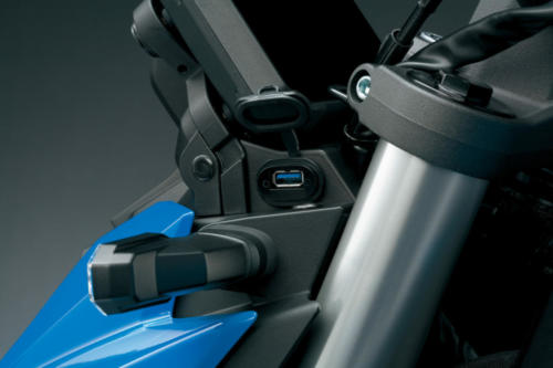 GSX800RQM3_accessories_usb_socket