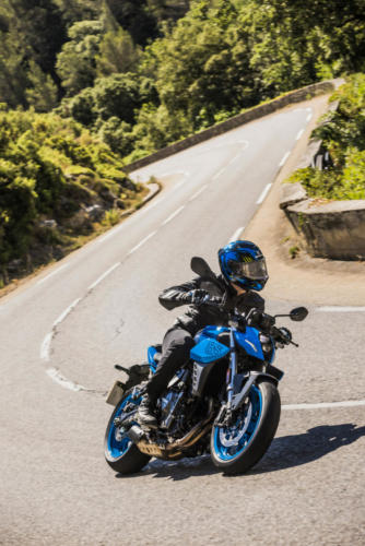 GSX800RQM3_action_123