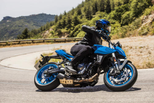 GSX800RQM3_action_23