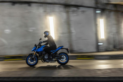 GSX800RQM3_action_3