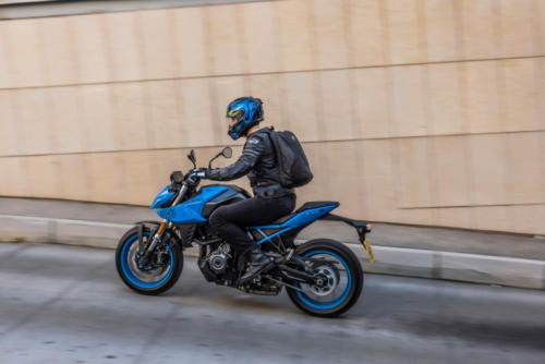 GSX800RQM3_action_4