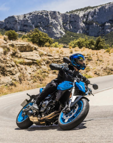 GSX800RQM3_action_43