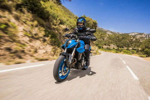 GSX800RQM3_action_79