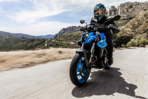 GSX800RQM3_action_84