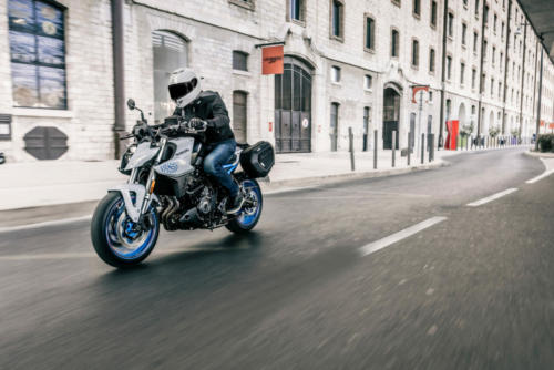 GSX800RQM3_action_93