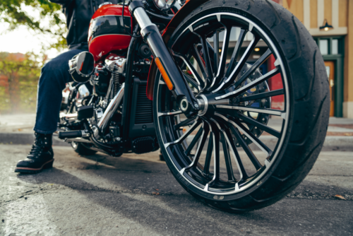 Harley-Davidson Breakout 2023 (1)