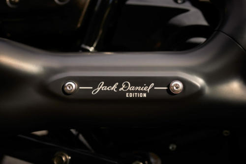 Indian Motorcycles u Jack Daniels Limited Edition Chief Bobber Dark Horse (13)