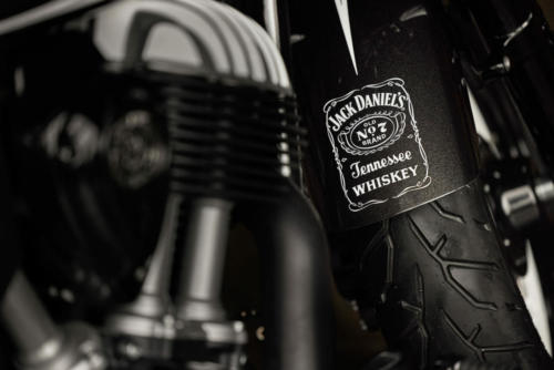 Indian Motorcycles u Jack Daniels Limited Edition Chief Bobber Dark Horse (4)
