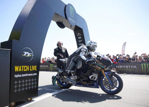 Isle of Man TT 2022 - SuperBike 1 (13)