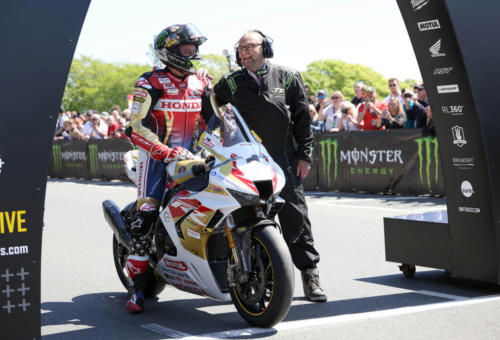 Isle of Man TT 2022 - SuperBike 1 (50)