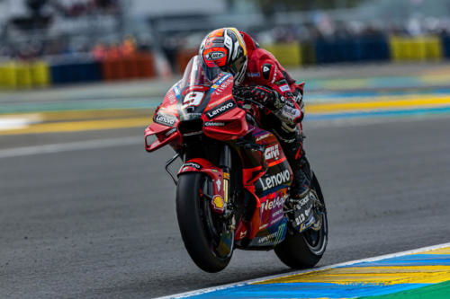 _JRB5692_UC513781_High