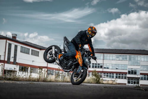 KTM 125 Duke - 2024 (14)