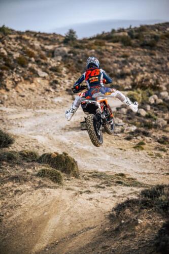 KTM 125 ENDURO R - 2025 (18)