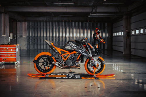 KTM 1290 SUPER DUKE RR 2023 (90)