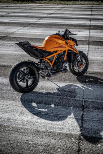 KTM 1390 SUPER DUKE R - 2024 (105)