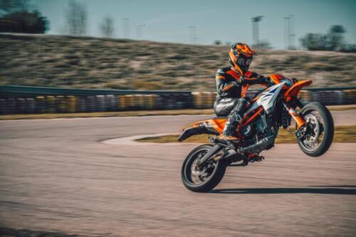 KTM 390 SMC R (23)