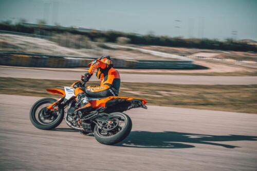 KTM 390 SMC R (24)