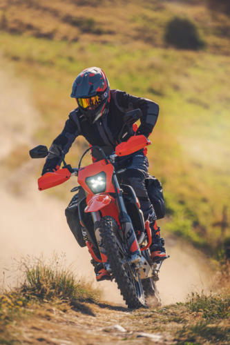 KTM 690 Enduro R - 2023 MotorcyclesNews (1)