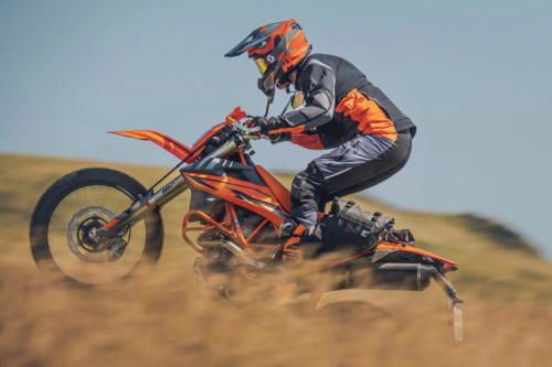 KTM 690 Enduro R - 2023 MotorcyclesNews (17)