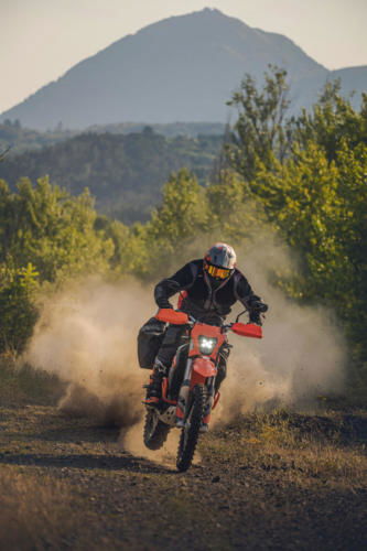 KTM 690 Enduro R - 2023 MotorcyclesNews (19)