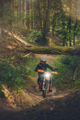 KTM 690 Enduro R - 2023 MotorcyclesNews (23)