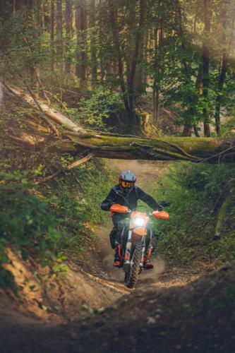 KTM 690 Enduro R - 2023 MotorcyclesNews (23)