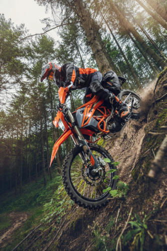 KTM 690 Enduro R - 2023 MotorcyclesNews (24)