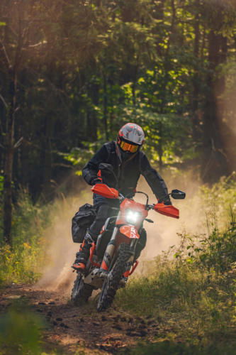 KTM 690 Enduro R - 2023 MotorcyclesNews (26)