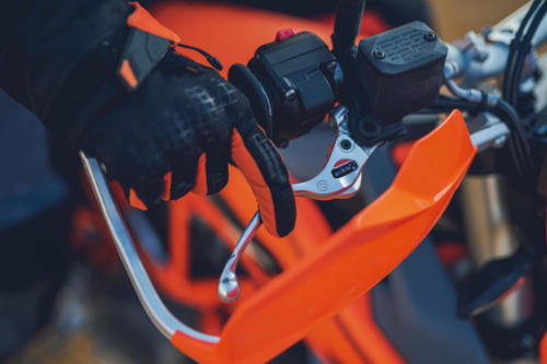 KTM 690 Enduro R - 2023 MotorcyclesNews (30)