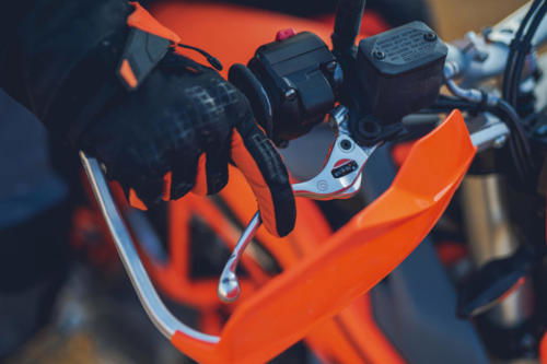 KTM 690 Enduro R - 2023 MotorcyclesNews (30)