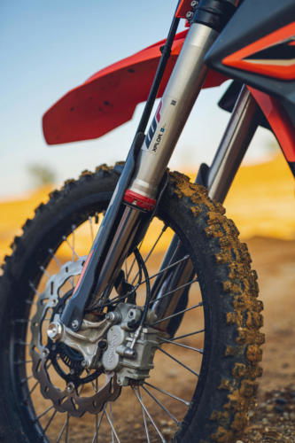 KTM 690 Enduro R - 2023 MotorcyclesNews (32)