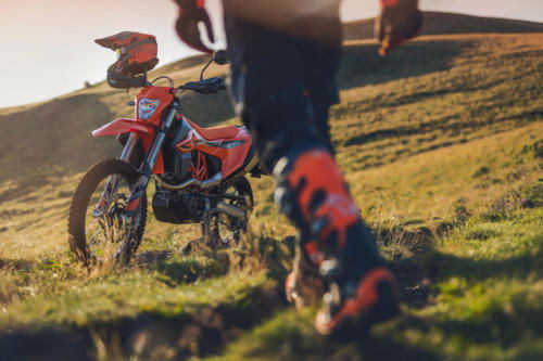 KTM 690 Enduro R - 2023 MotorcyclesNews (44)