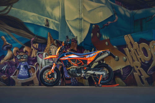 KTM 690 SMC R - 2023 MotorcyclesNews (22)