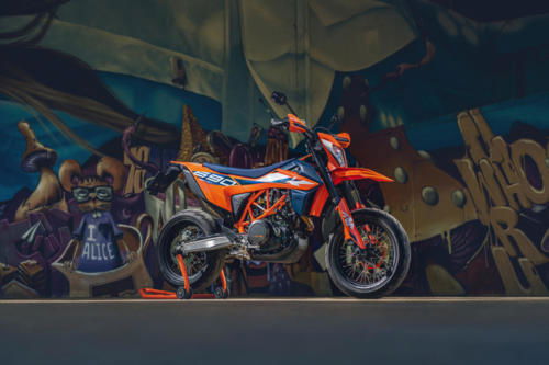 KTM 690 SMC R - 2023 MotorcyclesNews (27)