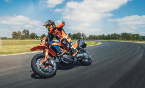 KTM 690 SMC R - 2023 MotorcyclesNews (7)