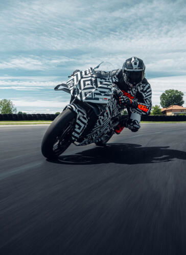 KTM 990 RC R PROTOTYPE (37)