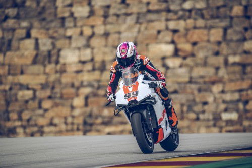 KTM-990-RC-R-Track-2026_Action_20