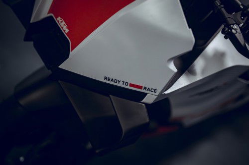 KTM-990-RC-R-Track-2026_Detail_02