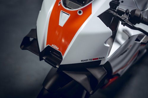 KTM-990-RC-R-Track-2026_Detail_15