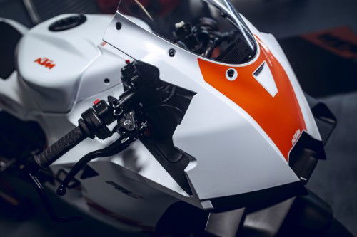 KTM-990-RC-R-Track-2026_Detail_19