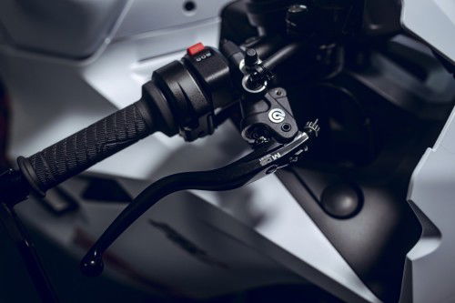 KTM-990-RC-R-Track-2026_Detail_20